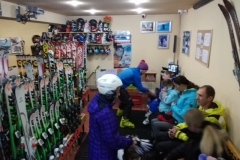Brasov-ski-school-ski-rentals-with-RJ-ski-school